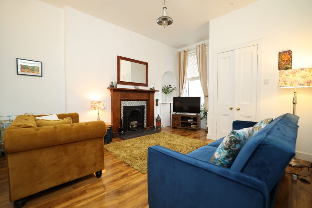 Property photo 3 of 20