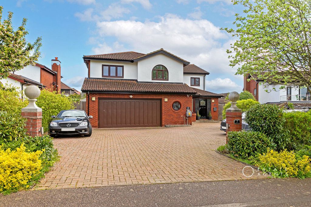 Property photo 1 of 27