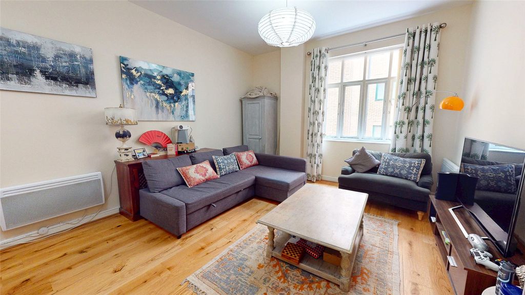 Property photo 3 of 7 Picture No. 01