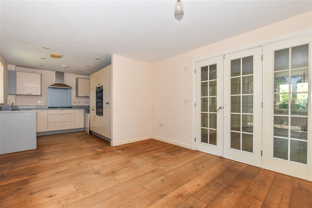 Property photo 3 of 18 Dining Area