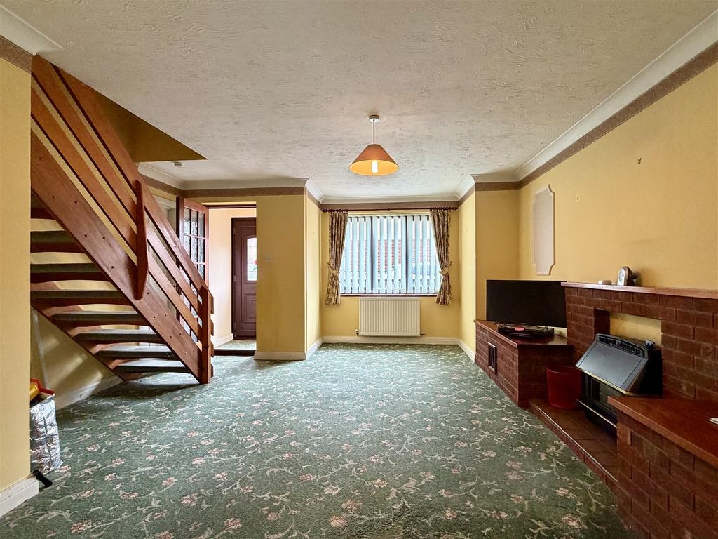 Property photo 2 of 23