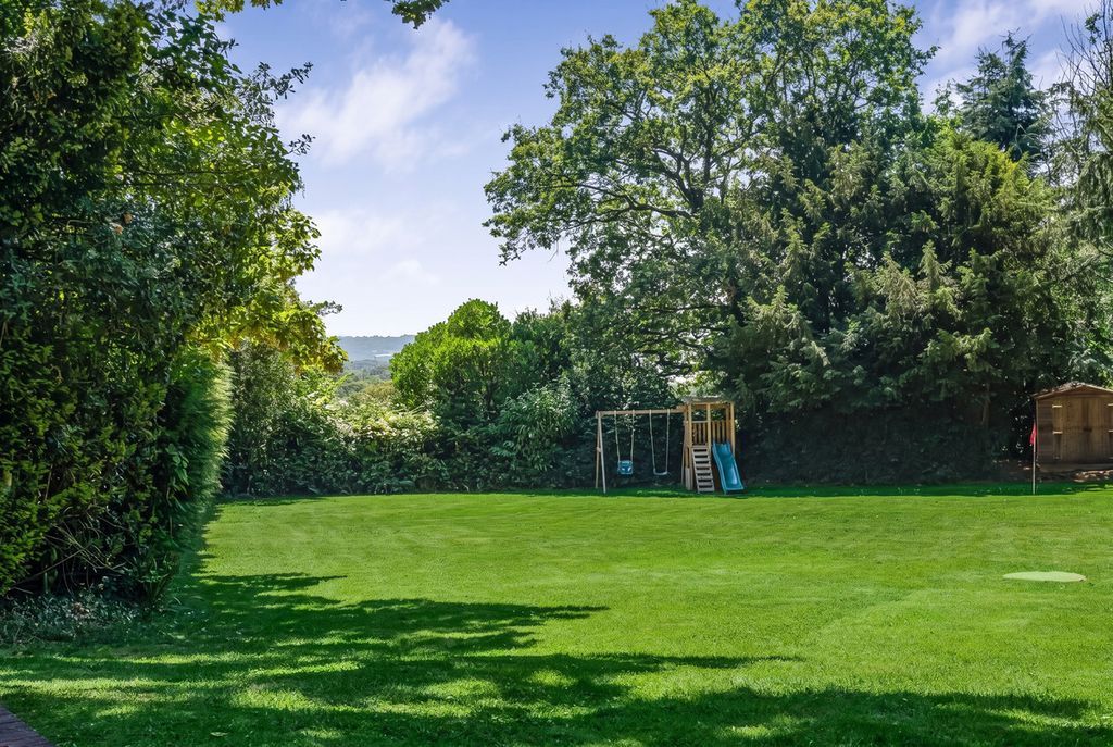 Property photo 2 of 50