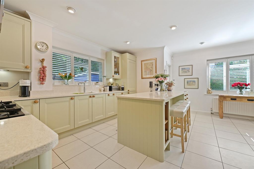 Property photo 3 of 17 Kitchen.Jpg