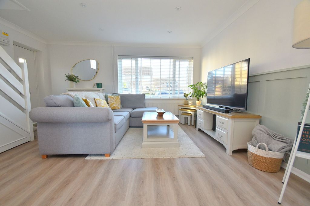 Property photo 2 of 14