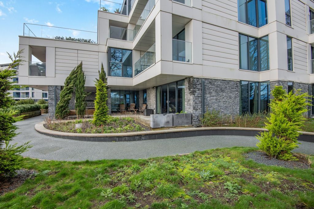 Property photo 1 of 18 1 Martello House