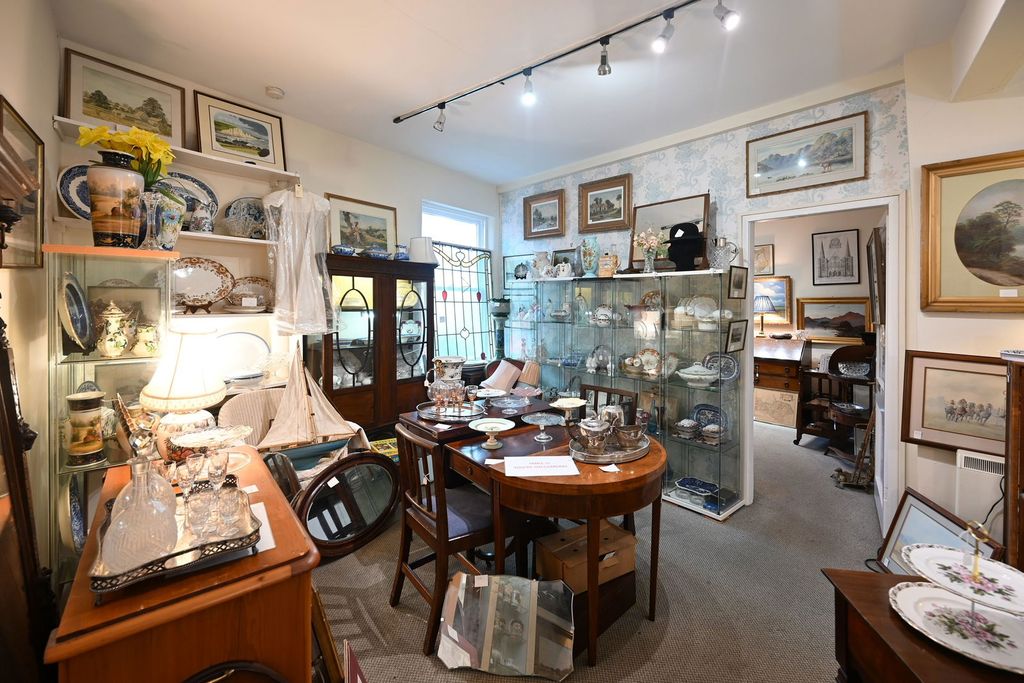 Property photo 3 of 7