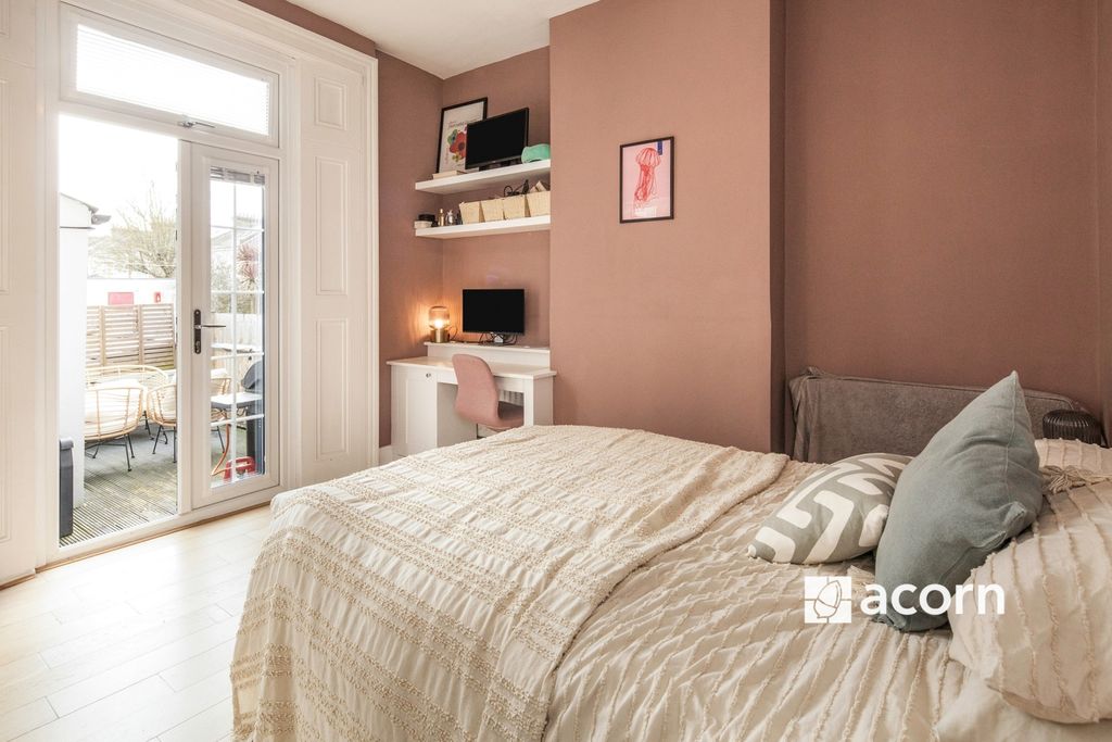 Property photo 3 of 10 14A50F2c-1711-F11...