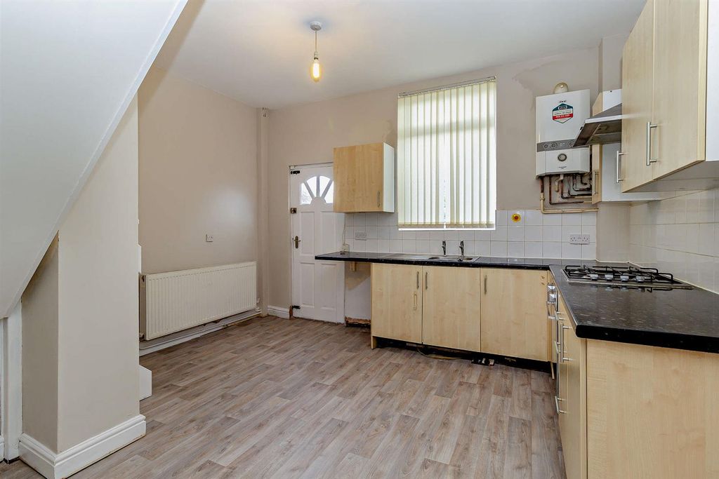 Property photo 3 of 8 8695512-Interior01-800.Jpg