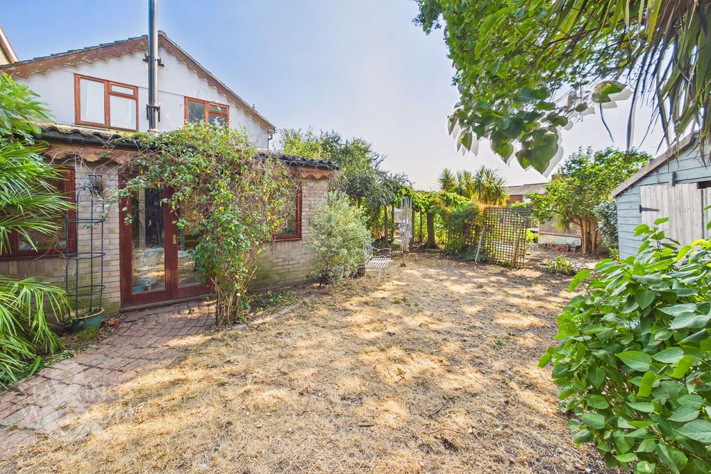 Property photo 3 of 21