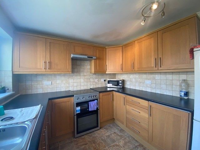 Property photo 3 of 6 Kitchen