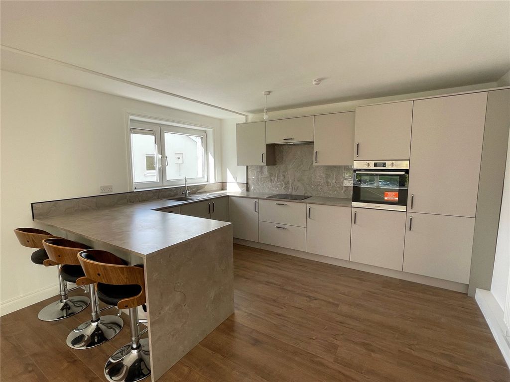 Property photo 2 of 19 Kitchen