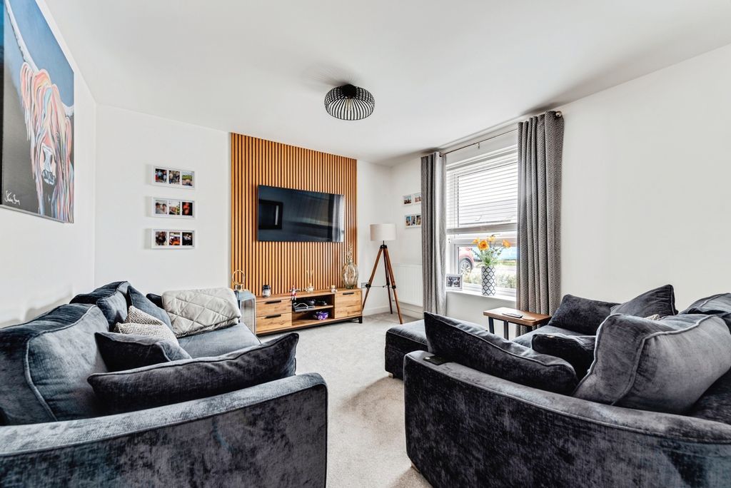 Property photo 3 of 20 Pbox-Img.Jpg