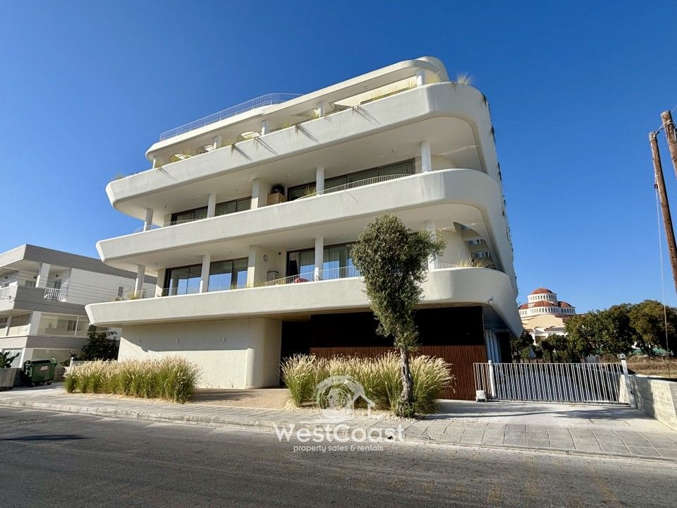 Property photo 1 of 44