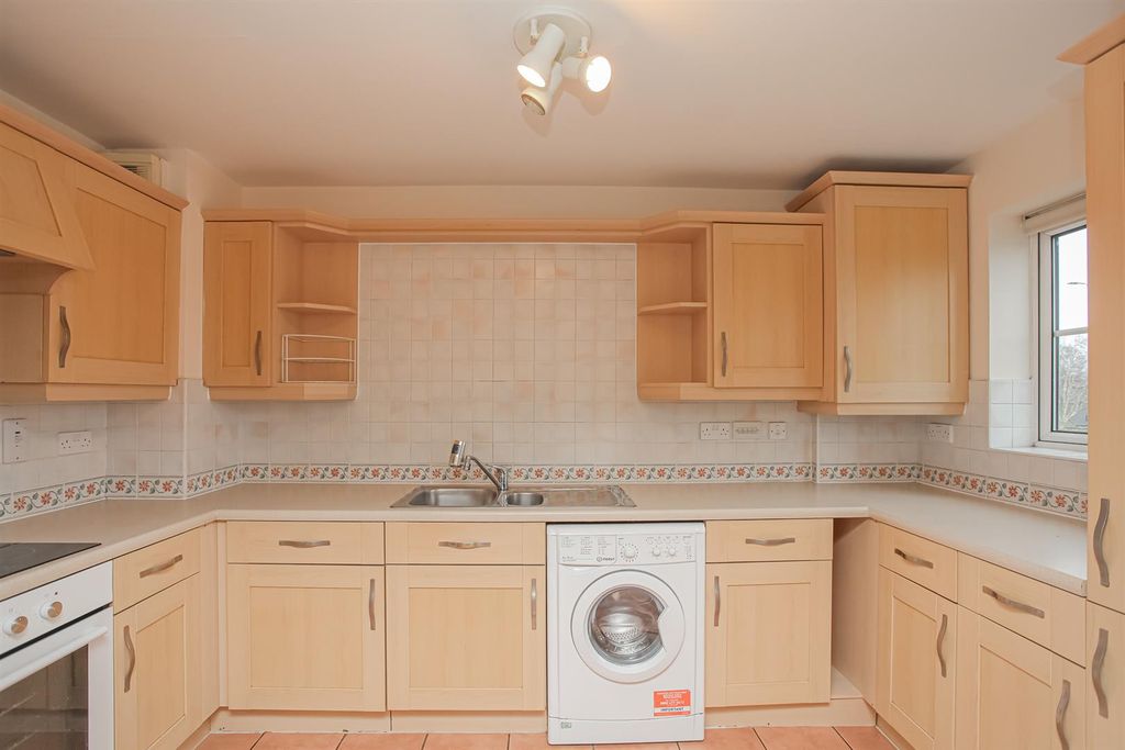 Property photo 2 of 17 Kitchen.Jpg