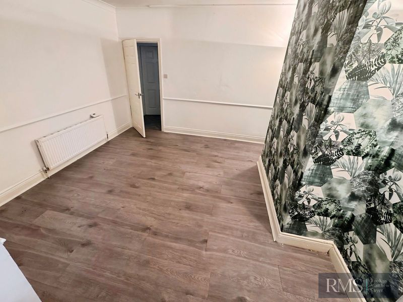 Property photo 2 of 10 Photo 11