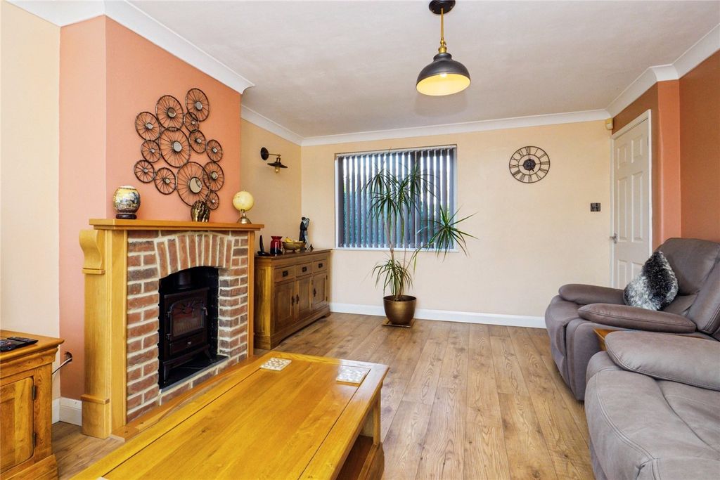 Property photo 3 of 21 Picture No. 23