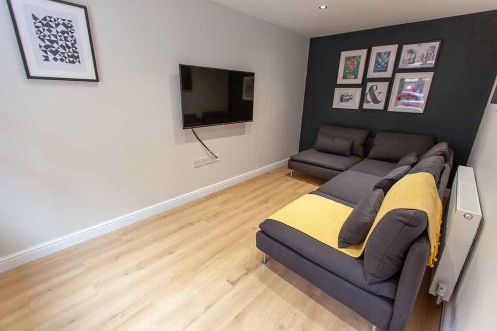 Property photo 2 of 11 Img_8625