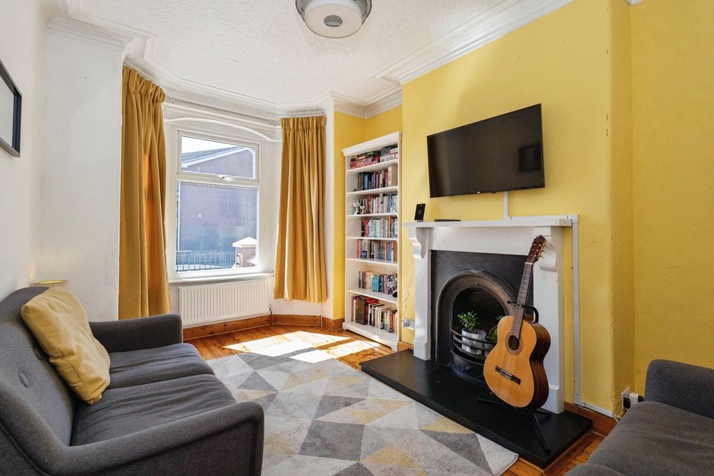 Property photo 3 of 17 Pbox-Img.Jpg