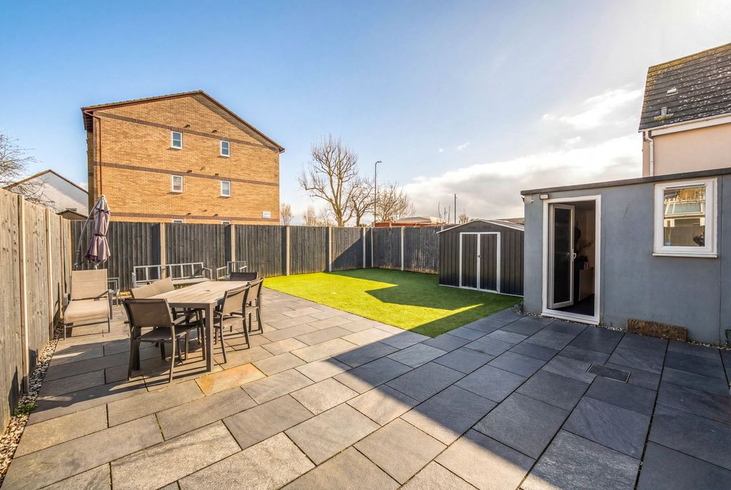 Property photo 2 of 24 Photo 6