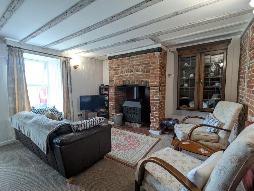 Property photo 3 of 20 Lounge (1).Jpg