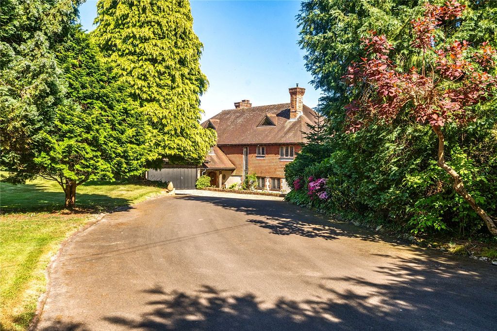 Property photo 3 of 22 Front Aspect