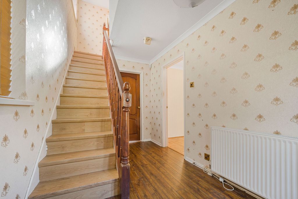 Property photo 3 of 31