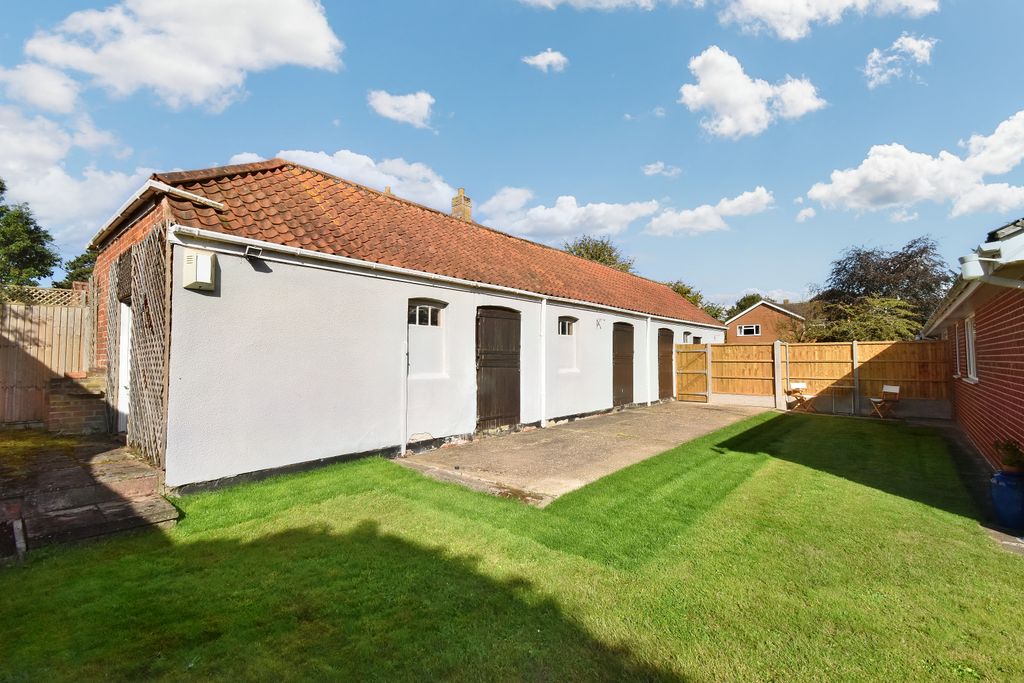 Property photo 3 of 18
