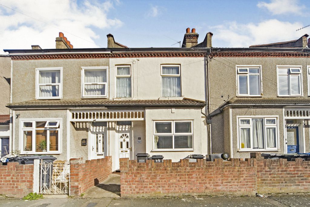Property photo 1 of 17 Photography