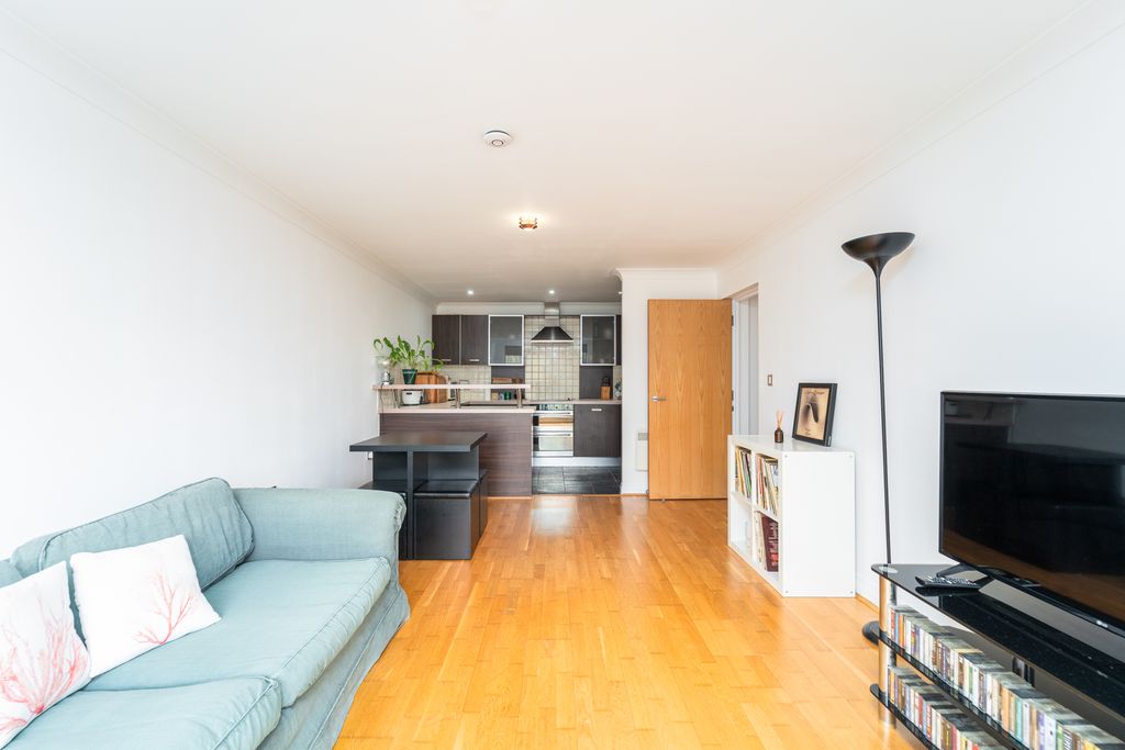 Property photo 3 of 11 Mba08899-Edit