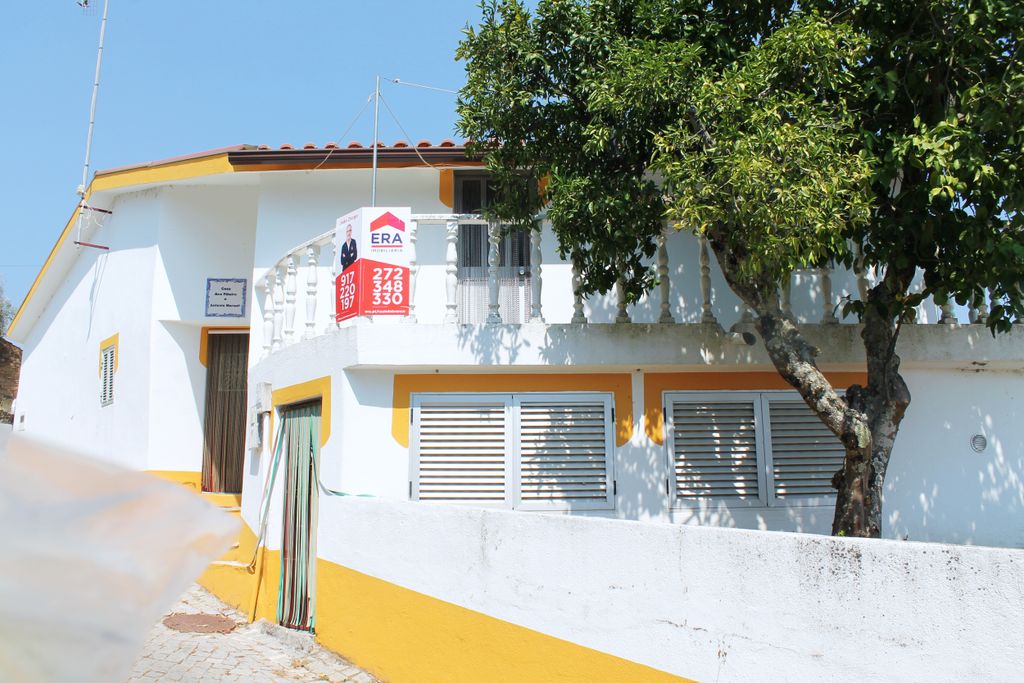 Property photo 1 of 28