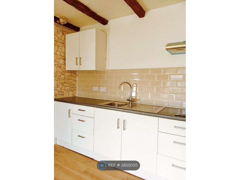 Property photo 2 of 7 Kitchen