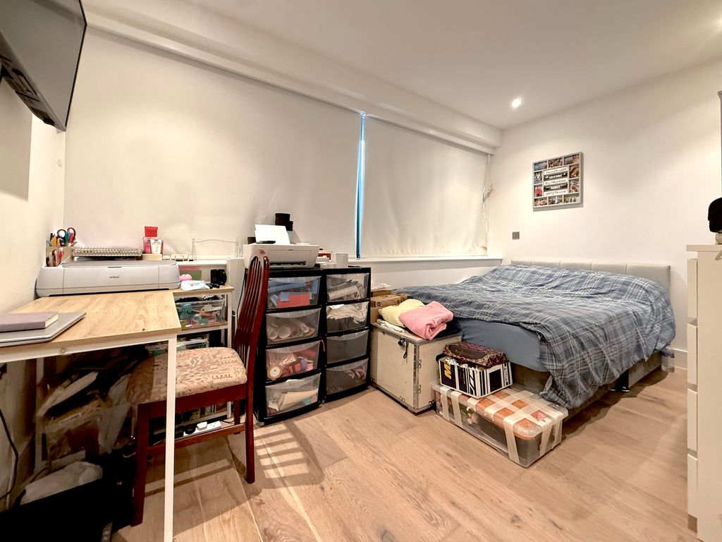 Property photo 3 of 5 Annex