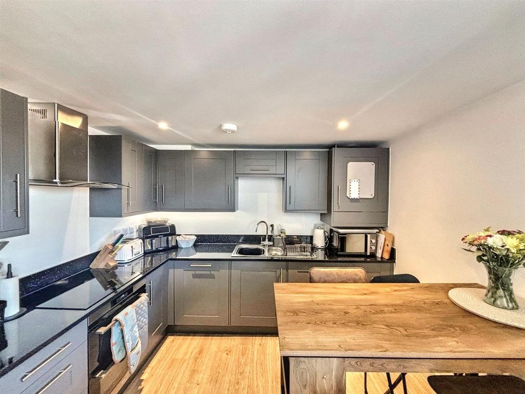 Property photo 3 of 13 6.Jpg