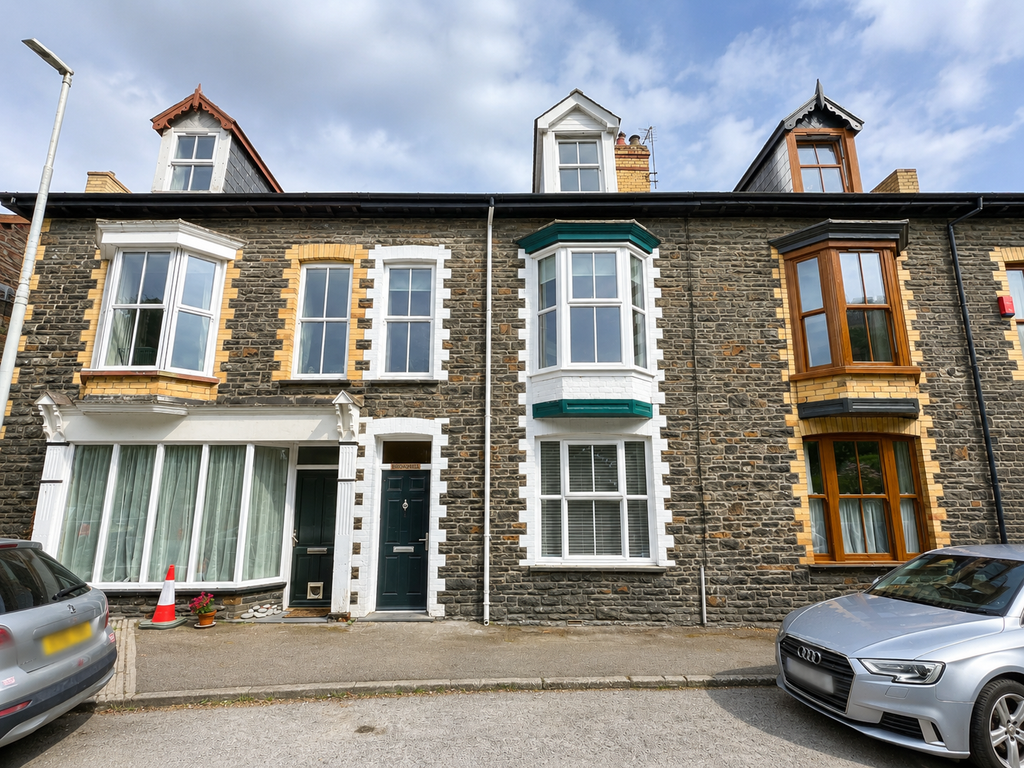 Property photo 1 of 17 d08Ab449-45c0-4F35-A762-559F3658E405