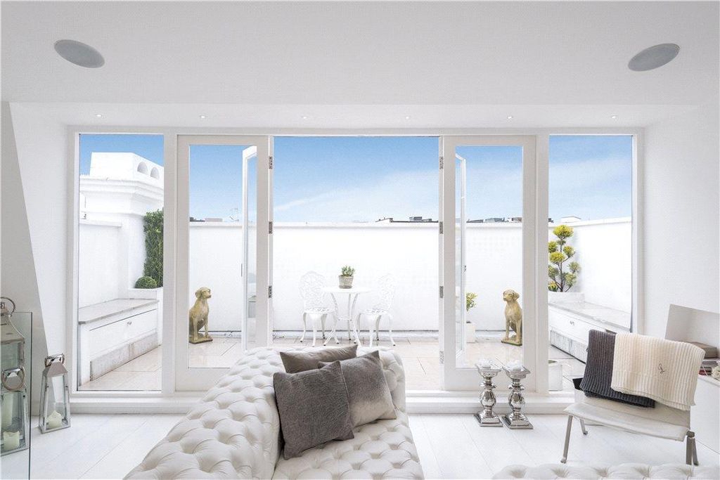 Property photo 2 of 8 Image