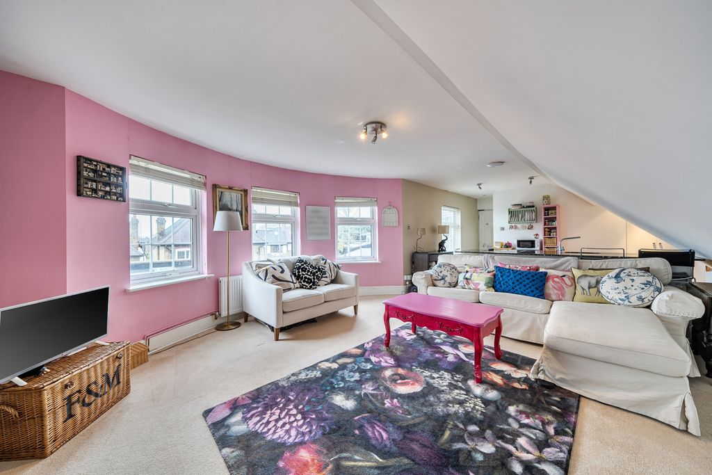 Property photo 1 of 17 Reception