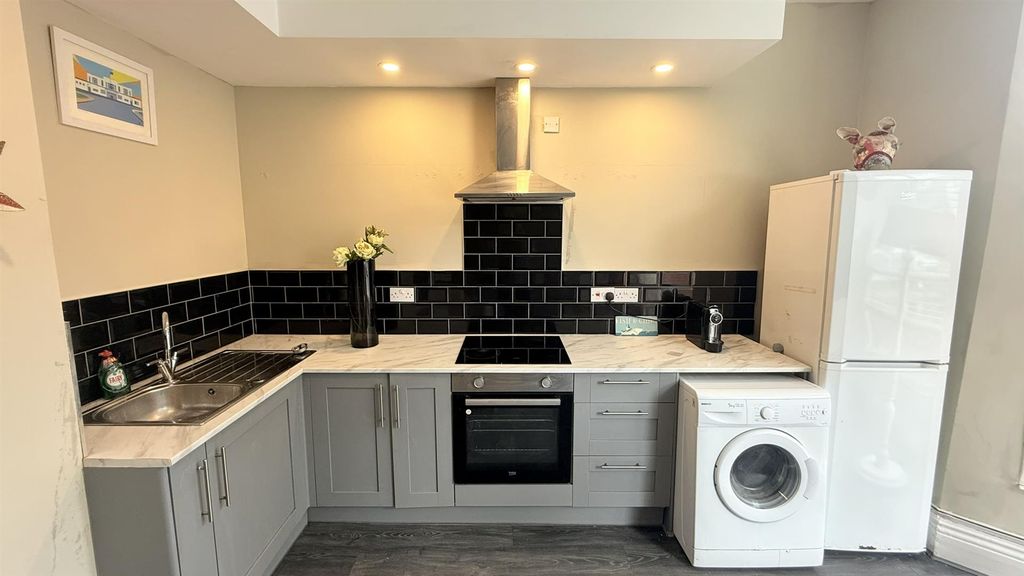 Property photo 3 of 9 Open Plan Living And Kitchen