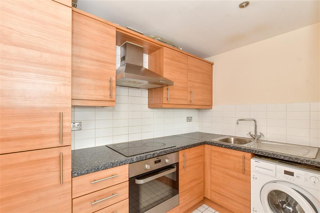 Property photo 1 of 7 Kitchen
