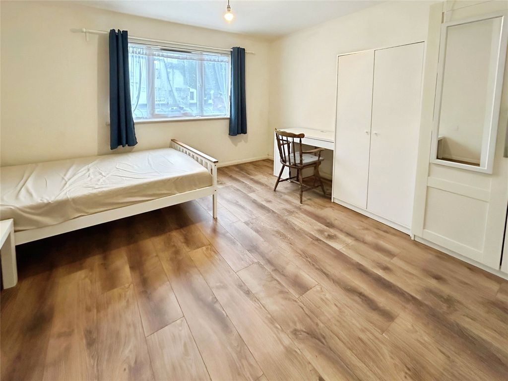 Property photo 2 of 6 Picture No. 03