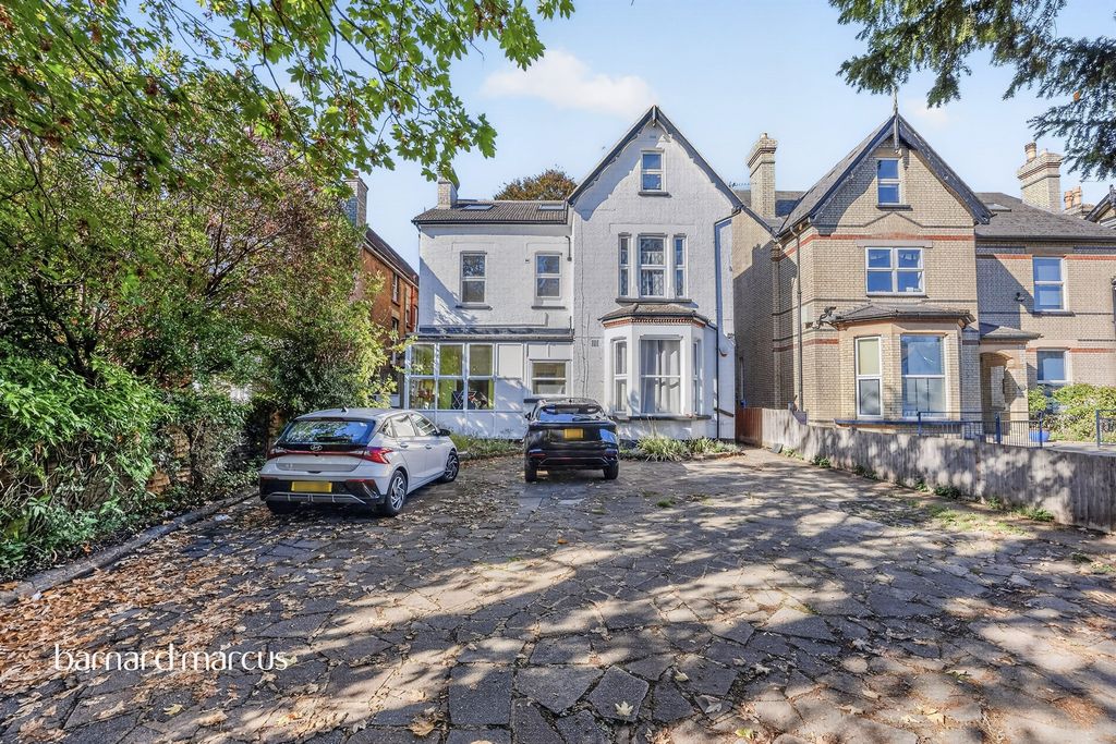 Property photo 1 of 21