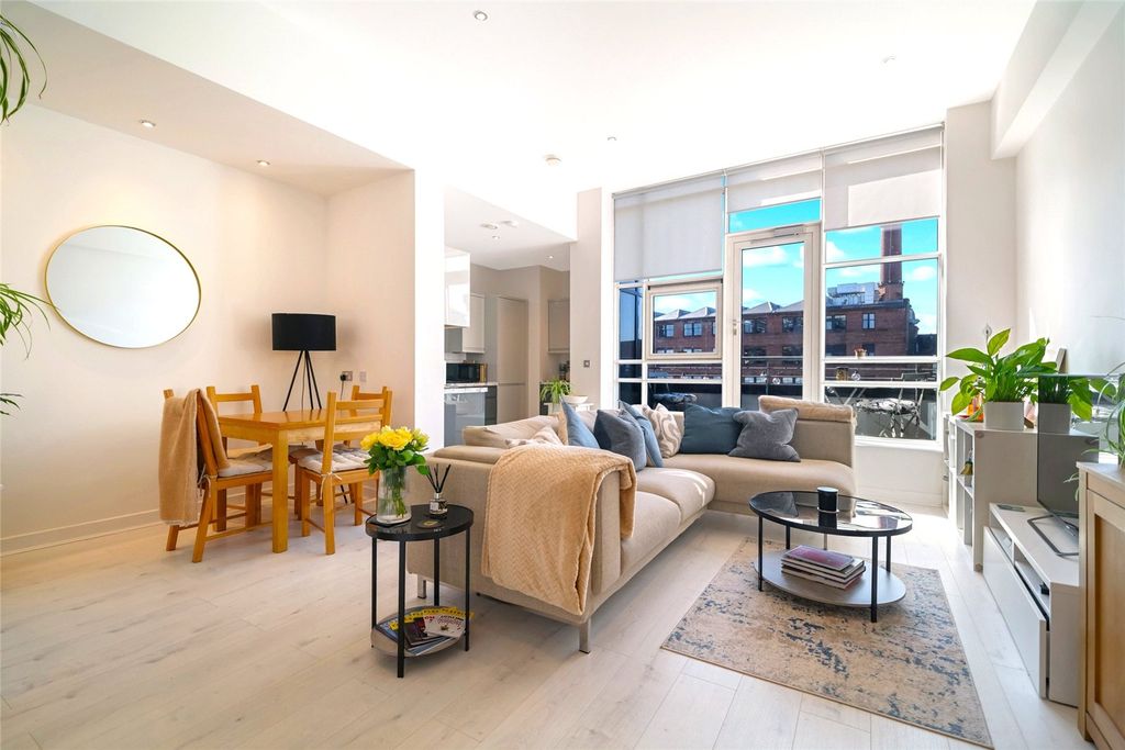 Property photo 1 of 20 Picture No. 23