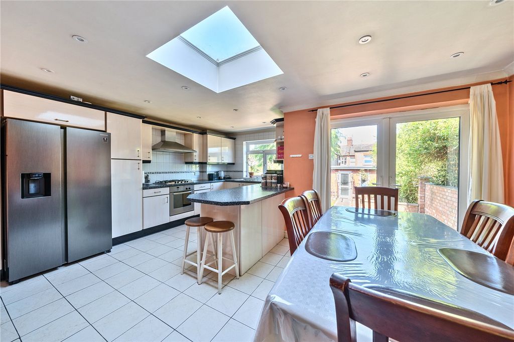 Property photo 1 of 17 Picture No. 11