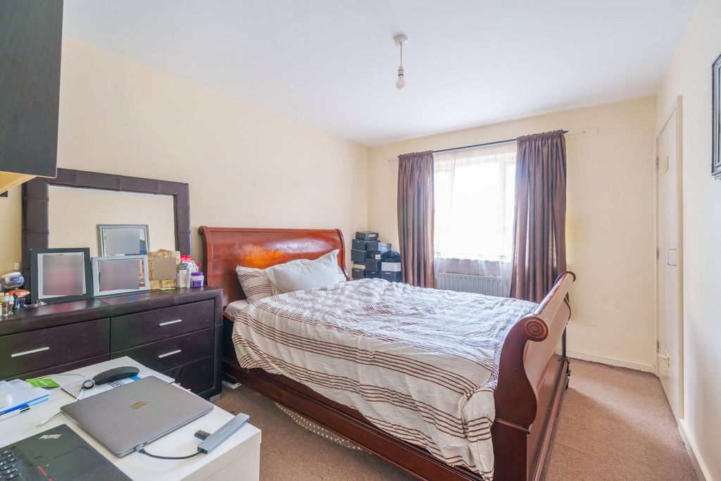 Property photo 3 of 16