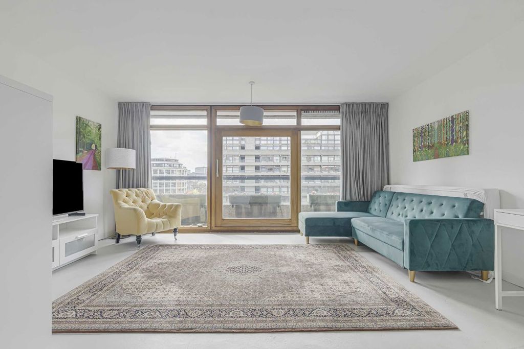 Property photo 2 of 8