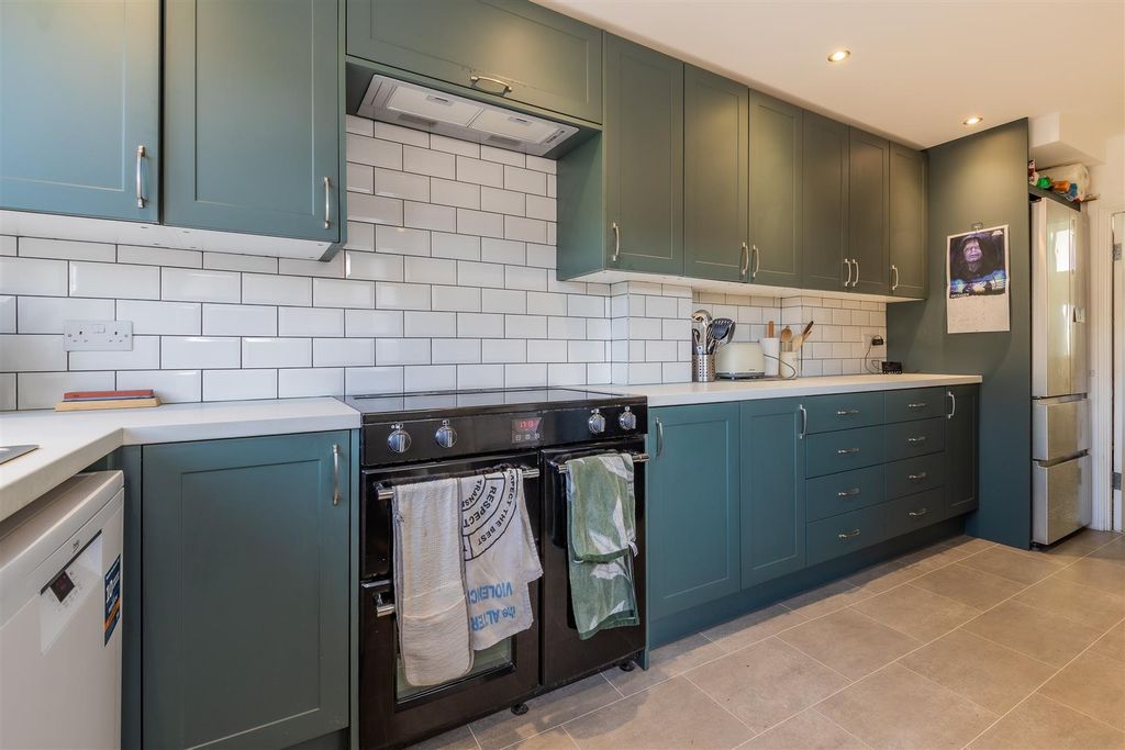 Property photo 3 of 15 46-18.Jpg