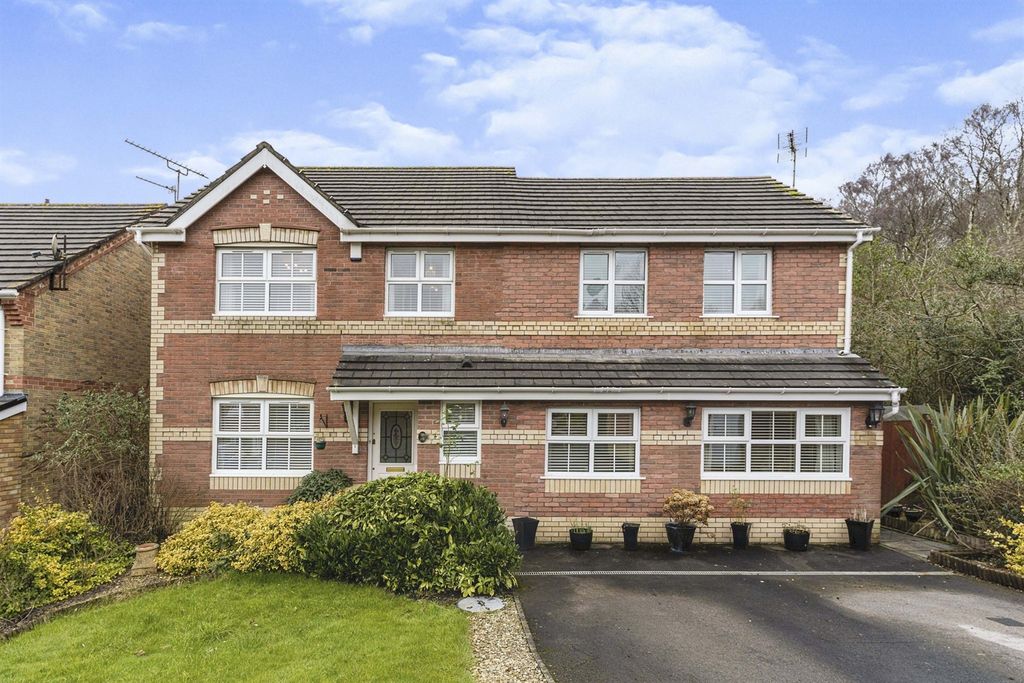 Property photo 1 of 34