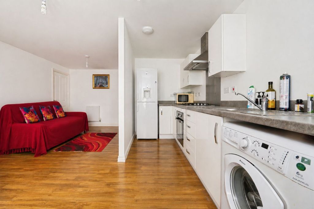 Property photo 3 of 13