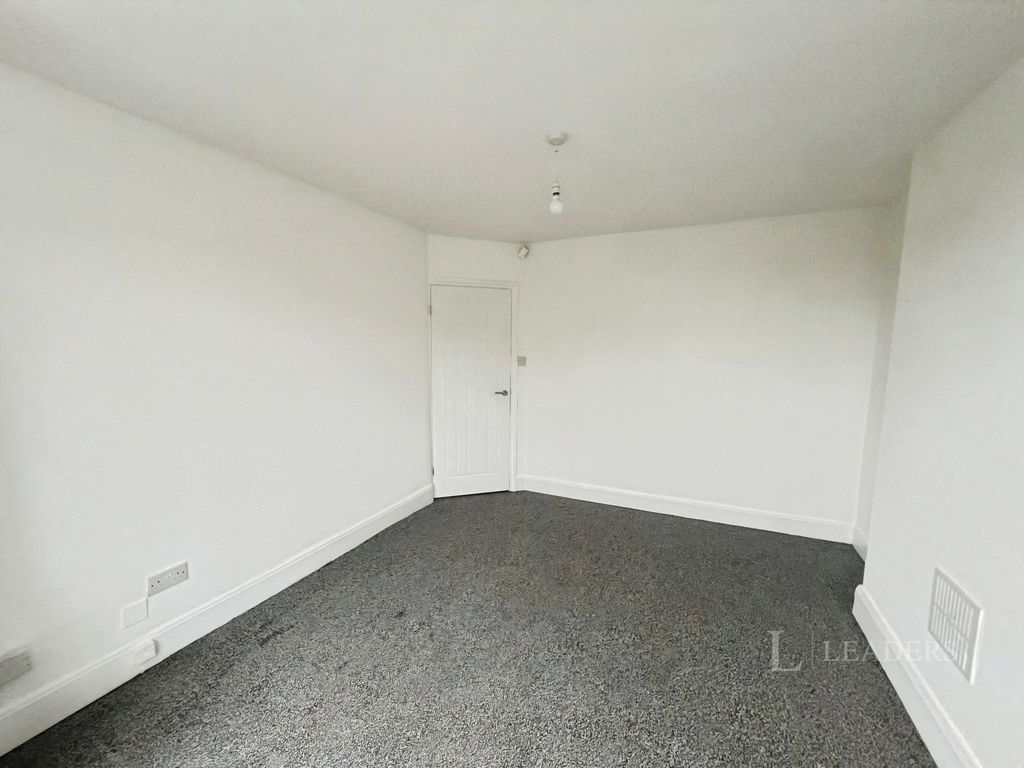 Property photo 3 of 10 Pbox-Img.Jpeg