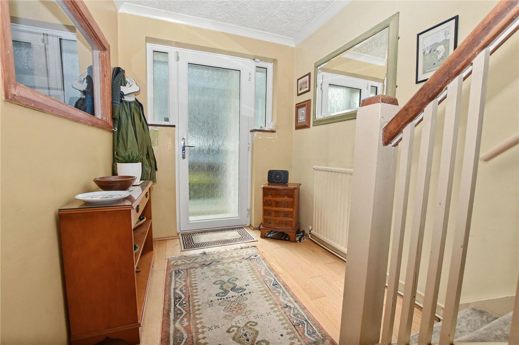 Property photo 2 of 21 Picture No. 15