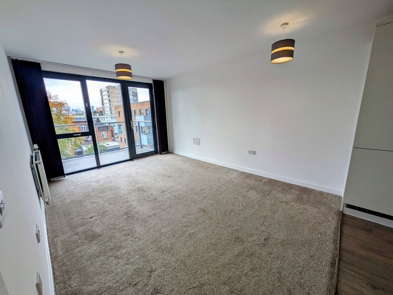 Property photo 2 of 7 Photo 3